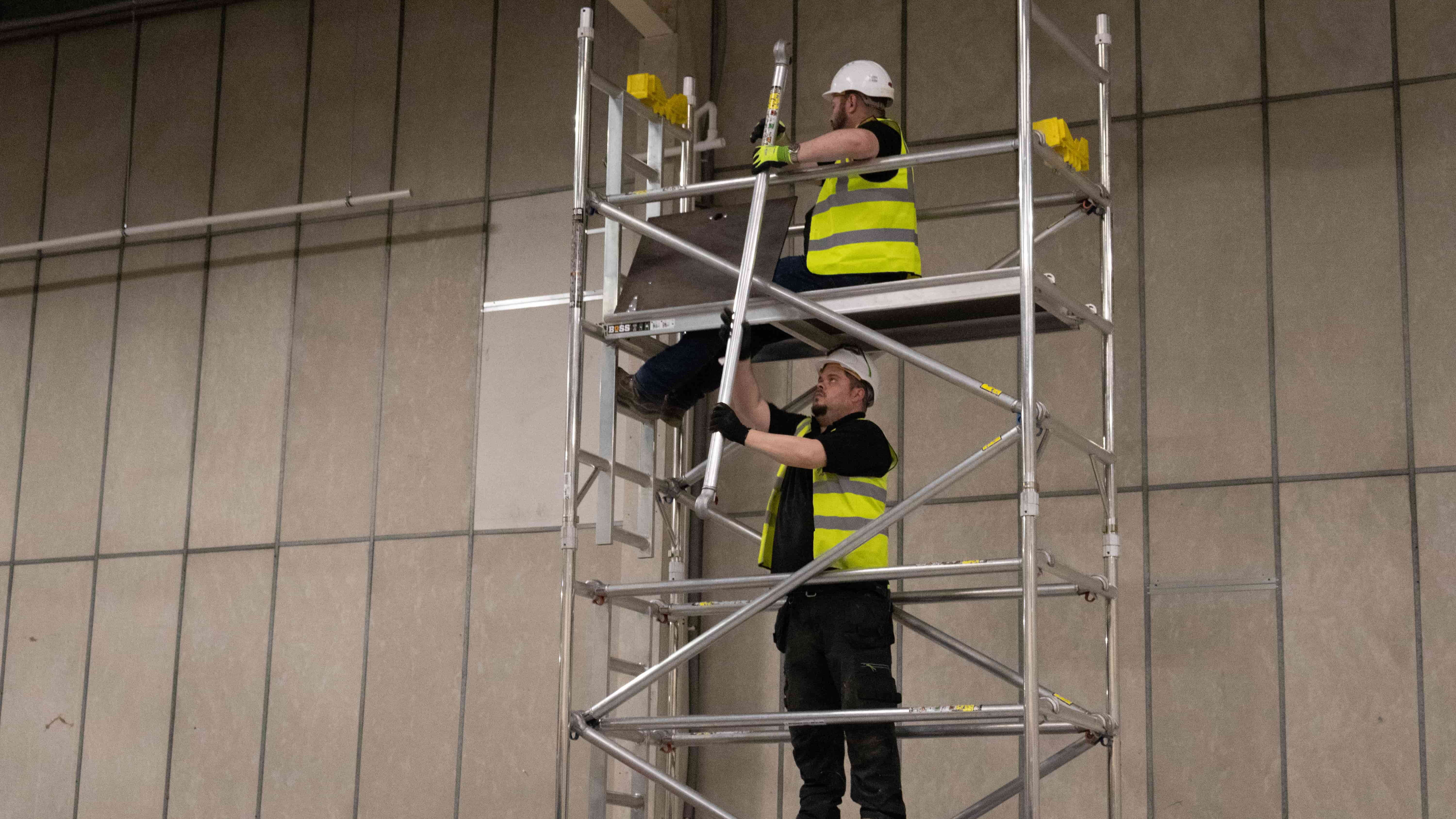 Ladders vs Mobile Access Towers: Which Is the Safest Choice for Working at Height?